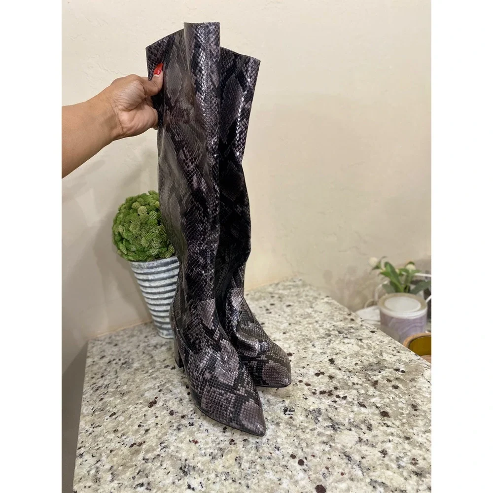 Marc Fisher Meretier Snakeskin Knee High Boots Grey‎ Black Block Heel Mens 9M - Picture 2 of 7